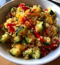 Sałatka z kaszą bulgur i warzywami