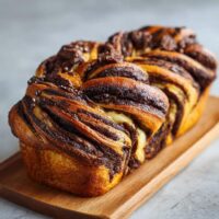 Babka drożdżowa z czekoladą