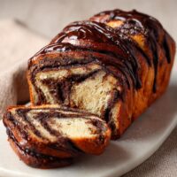 Babka drożdżowa z polewą czekoladową