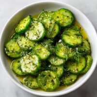 Sałatka z ogórkiem i koperkiem