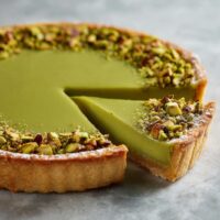 Tarta z kremem pistacjowym