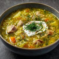 Zupa ogórkowa z mięsem