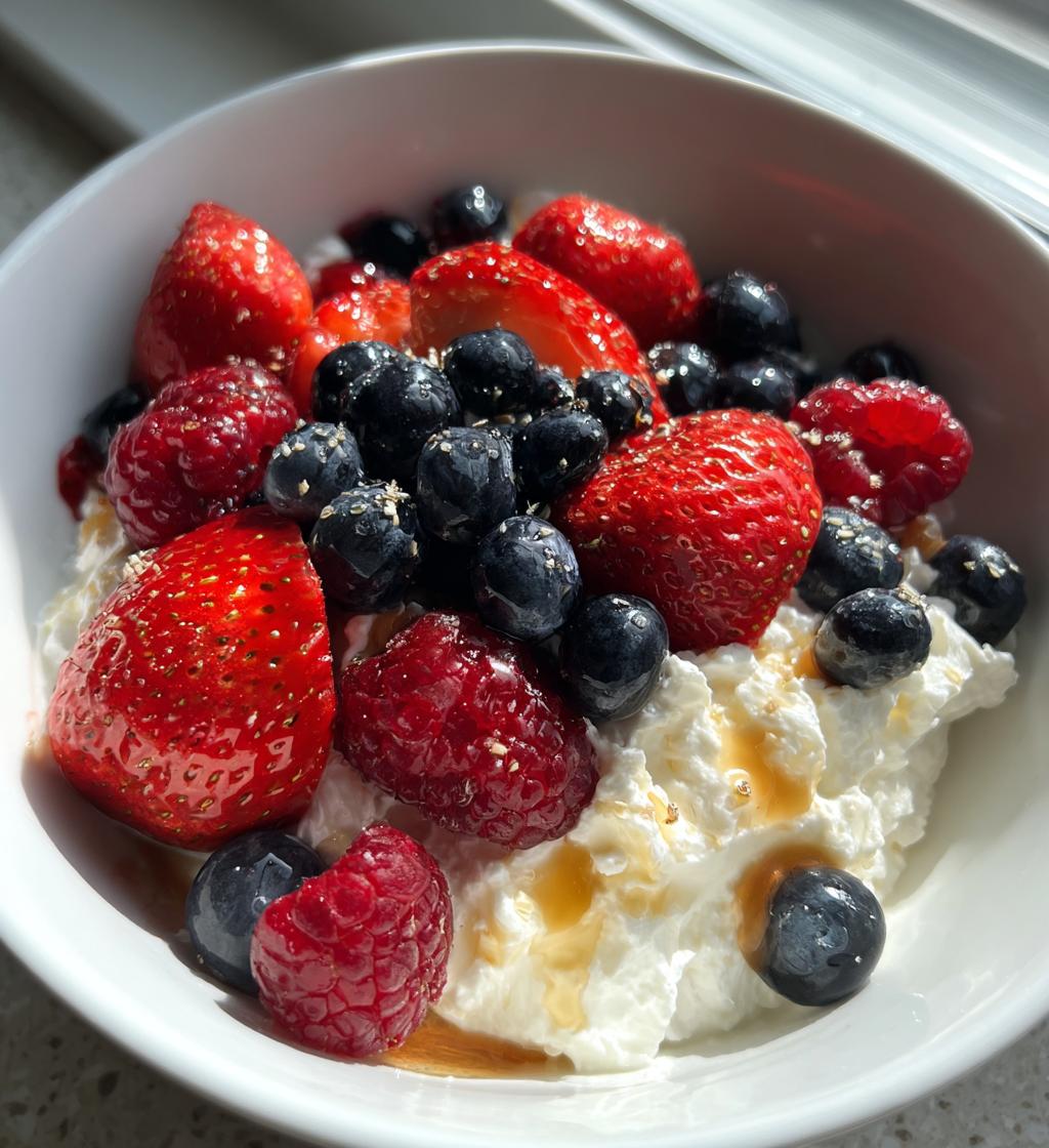 cottage cheese with berries recipe - detail 1