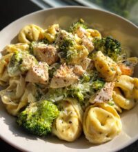creamy garlic parmesan tortellini with chicken and broccoli