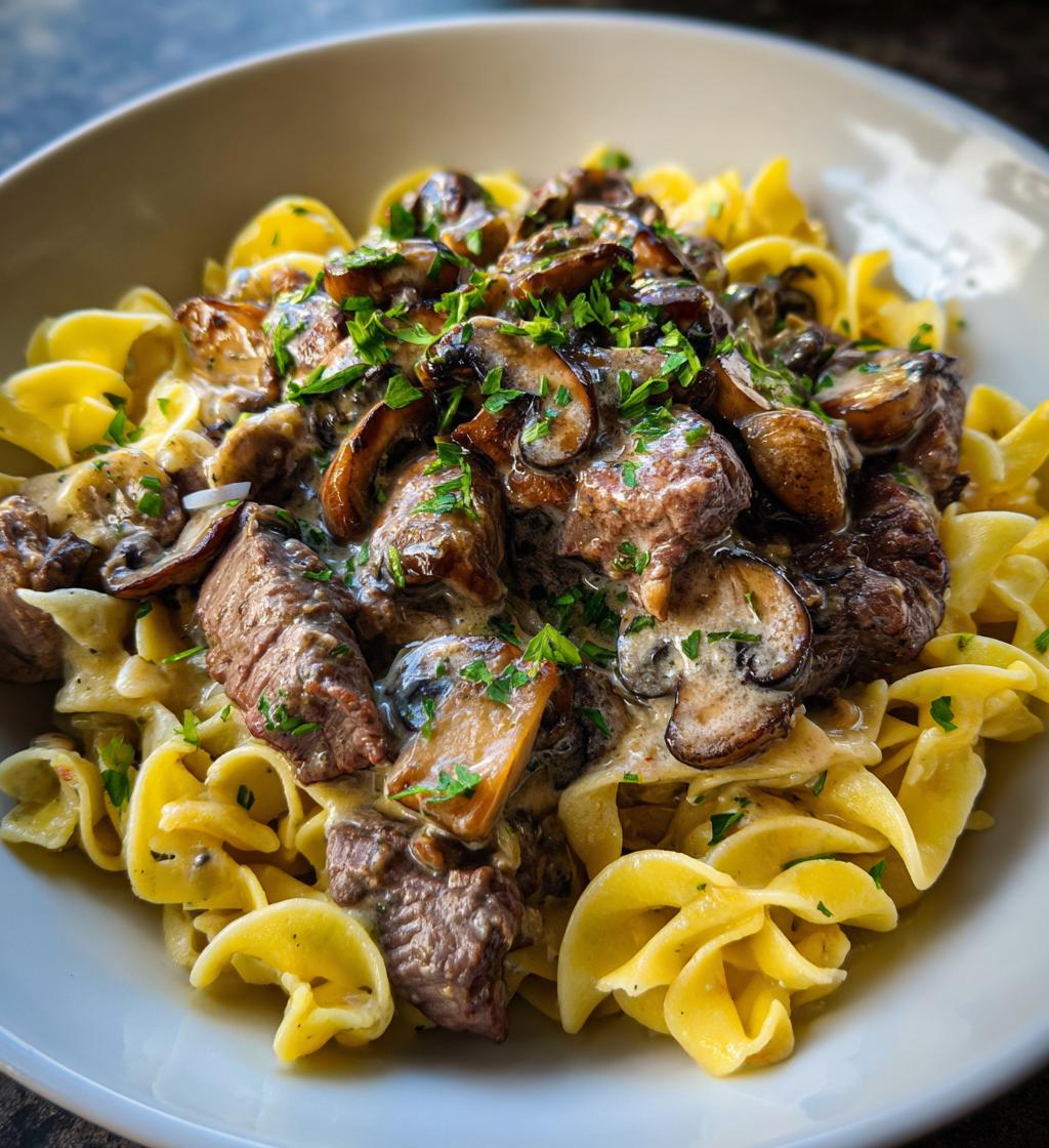 easy beef stroganoff - detail 1