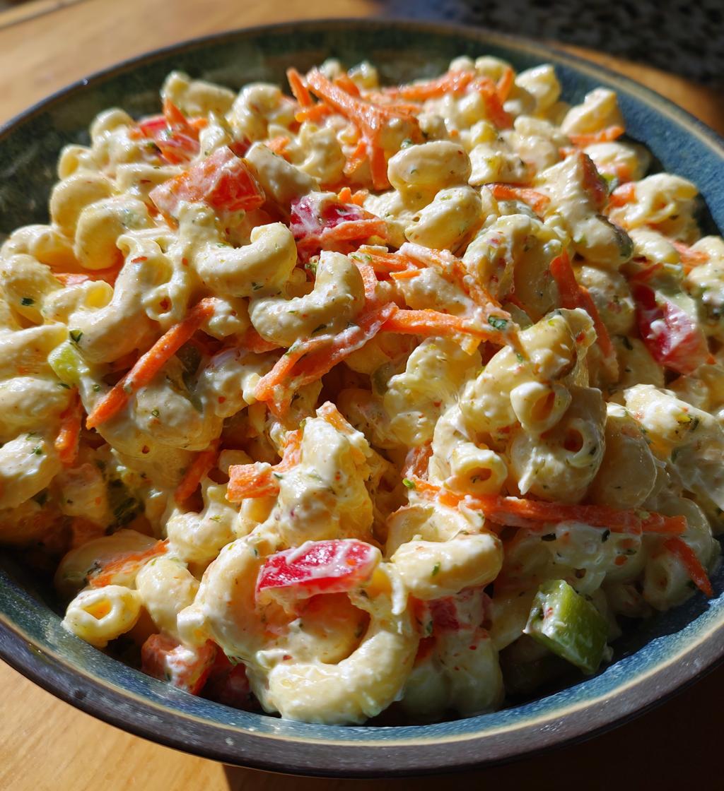 sweet amish macaroni salad - detail 1