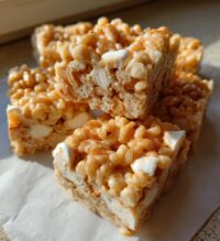 apple pie rice krispie treats