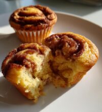 cinnamon roll muffins