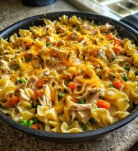 creamy chicken pot pie noodle skillet