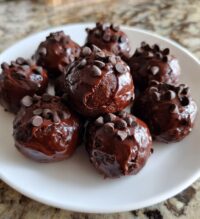 no bake cottage cheese brownie batter protein bites