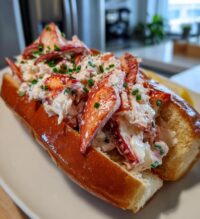 best lobster roll in boston