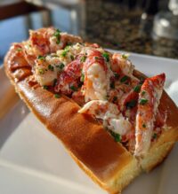 connecticut style lobster roll