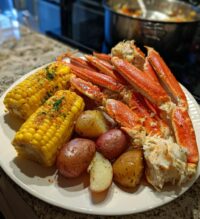 crab legs with sides
