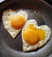 heart eggs valentines day