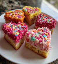 mini cakes for valentines day
